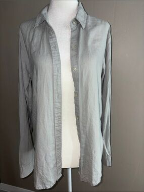 Light Gray Women’s Button-Up Shirt Boyfriend Fit
